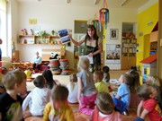 Den cizích zemí a jazyků